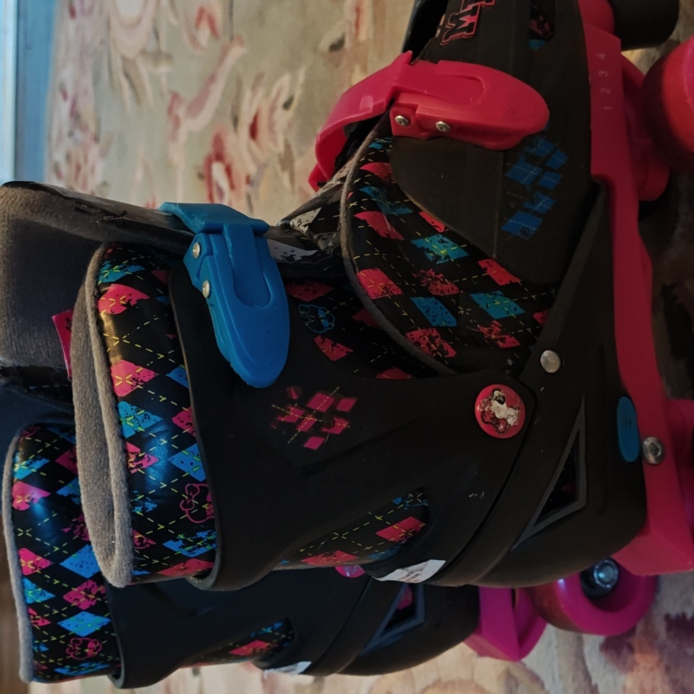 🔥 Monster High Adjustable Size Colorful Kids Roller Skates - Picture 2 of 5